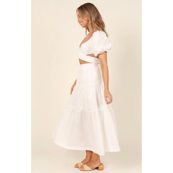 Beautiful white two piece outfit 🤍 - Picture 3 of 7